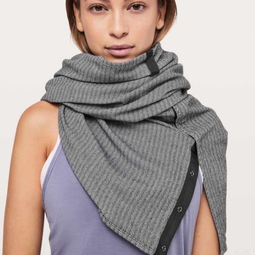 lululemon vinyasa scarf herringbone white and grey